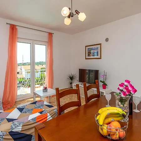 4 Bedroom Nice Apartment In Pula * Pula
